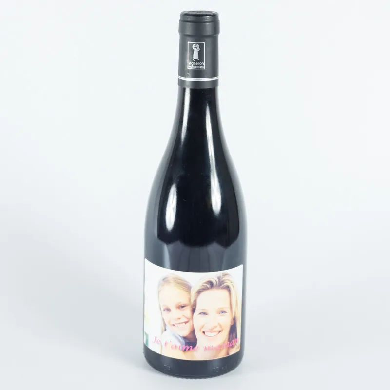 Bouteille de vin 'Je t'aime' avec photo