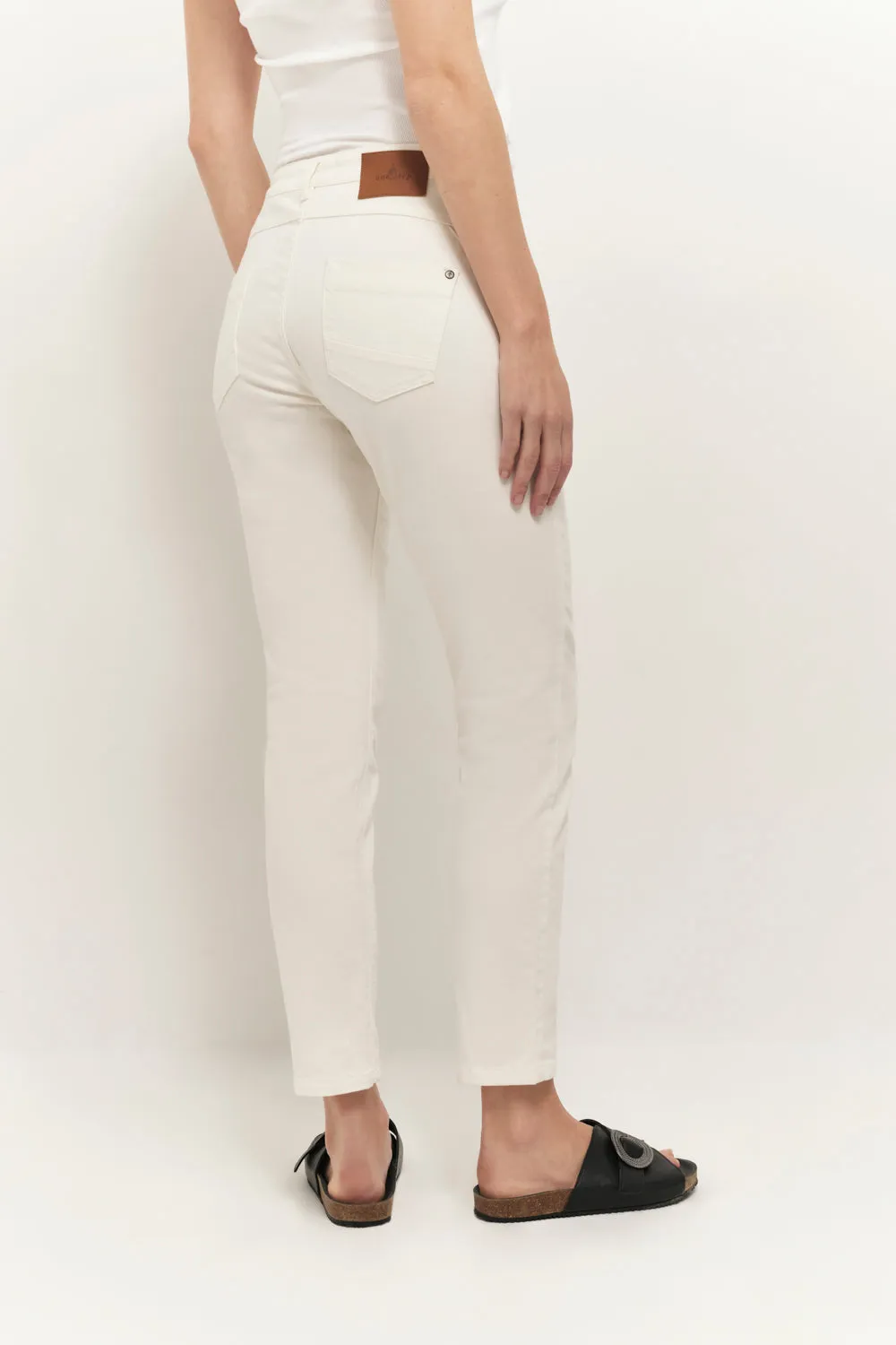 LE INDI - Jean slim écru effet push up 7/8ème en denim waterless