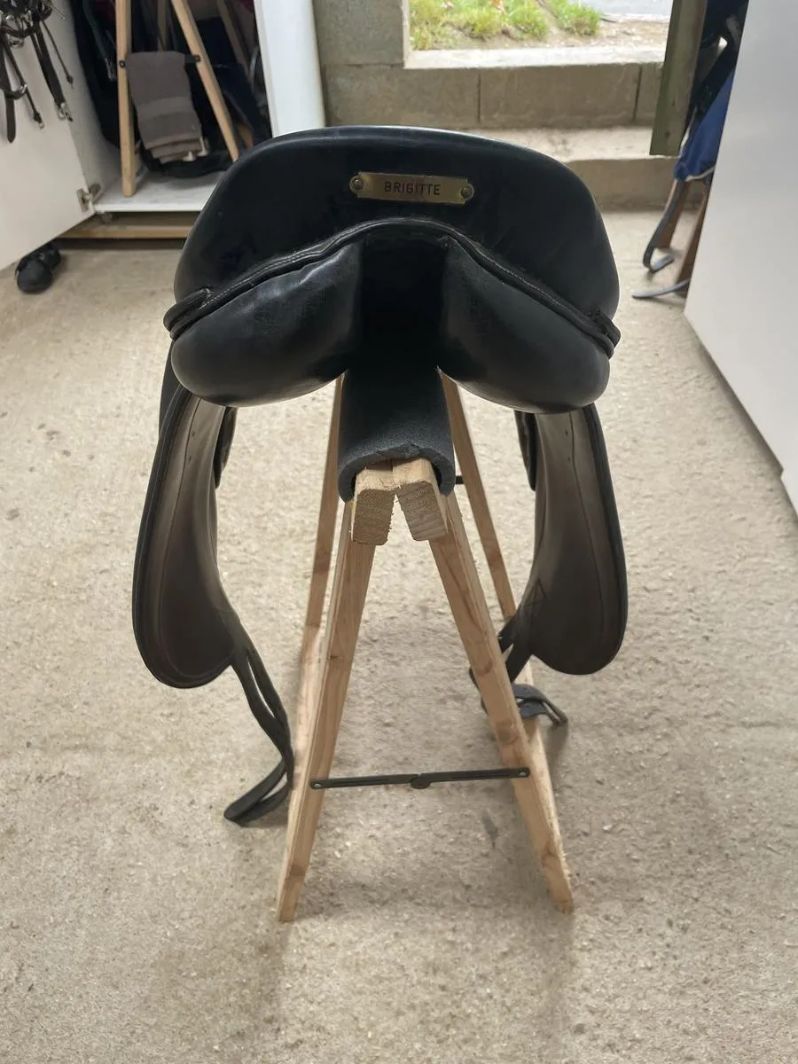 Selle de dressage
